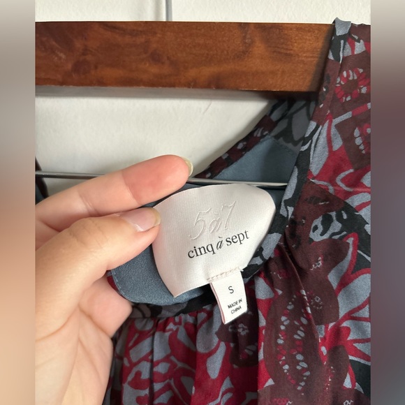 Cinq a Sept silk floral long sleeve top color burgundy and‎ black size S - Picture 4 of 7